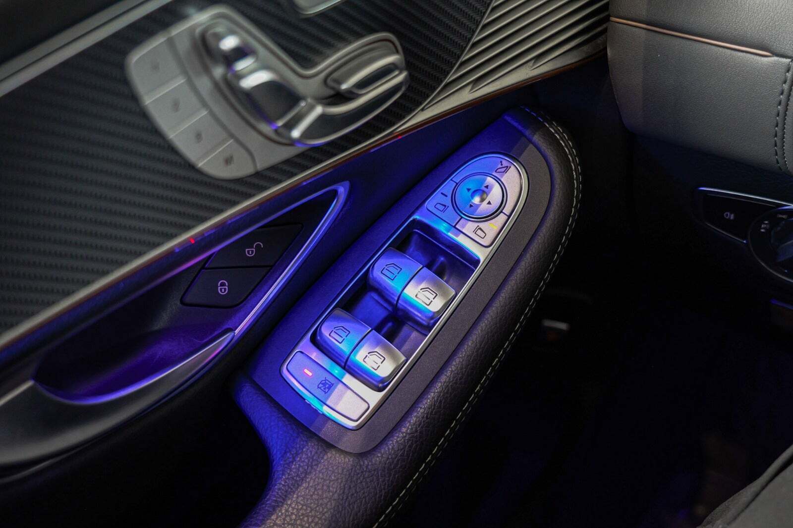 Grå Mercedes EQC400 fra 2021