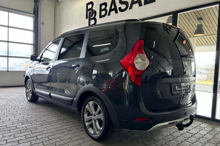 Grå Dacia Lodgy Stepway fra 2016