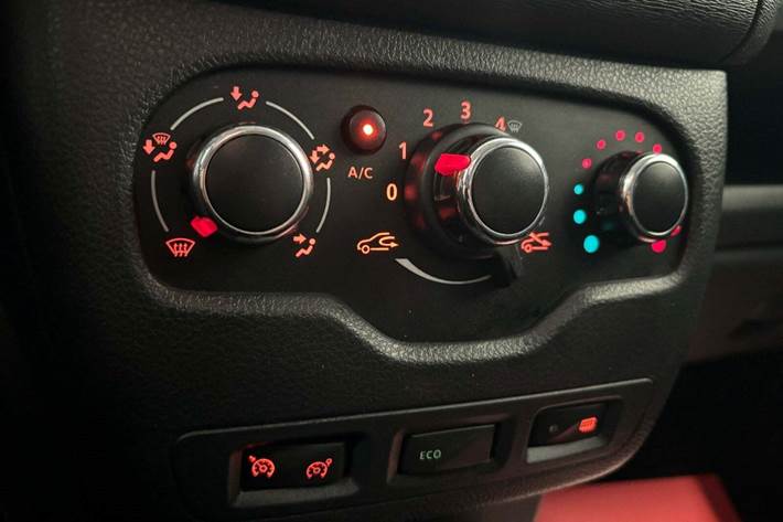 Grå Dacia Lodgy Stepway fra 2016