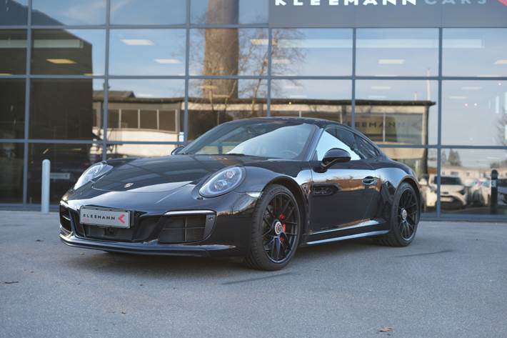 Sort Porsche 911 Carrera 4 GTS fra 2017 set udefra