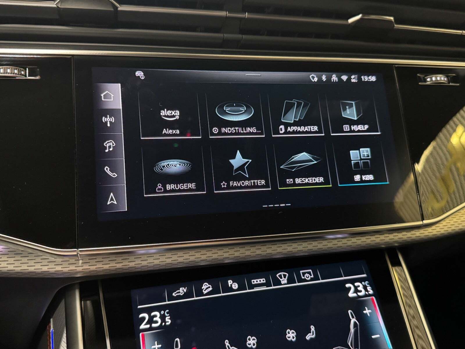 Grå Audi Q7 fra 2026