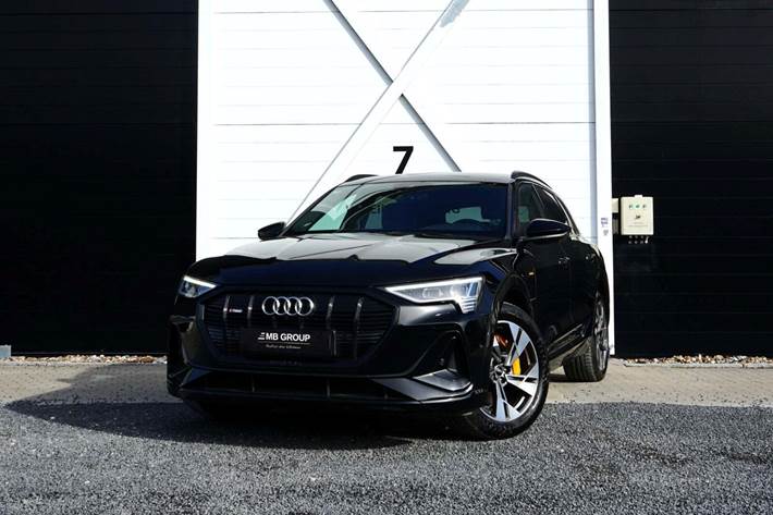 Orange Audi e-tron fra 2021