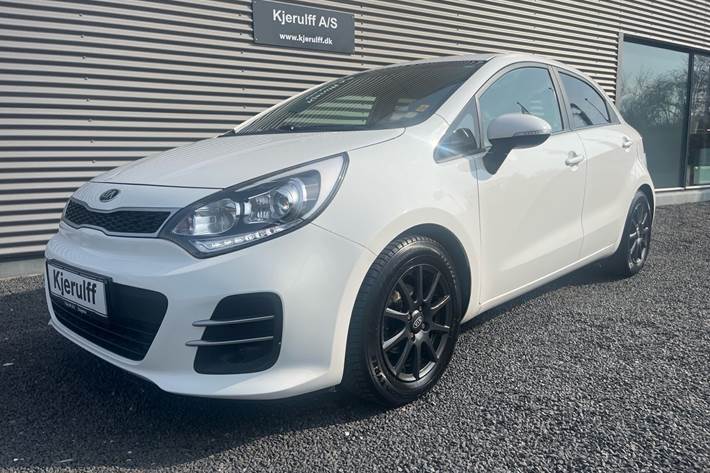 Hvid Kia Rio fra 2016