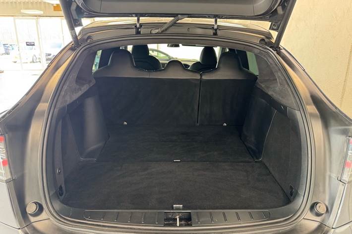 Grå Tesla Model X fra 2020