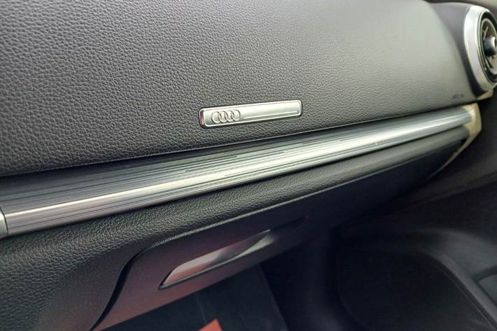 Blå Audi A3 fra 2019