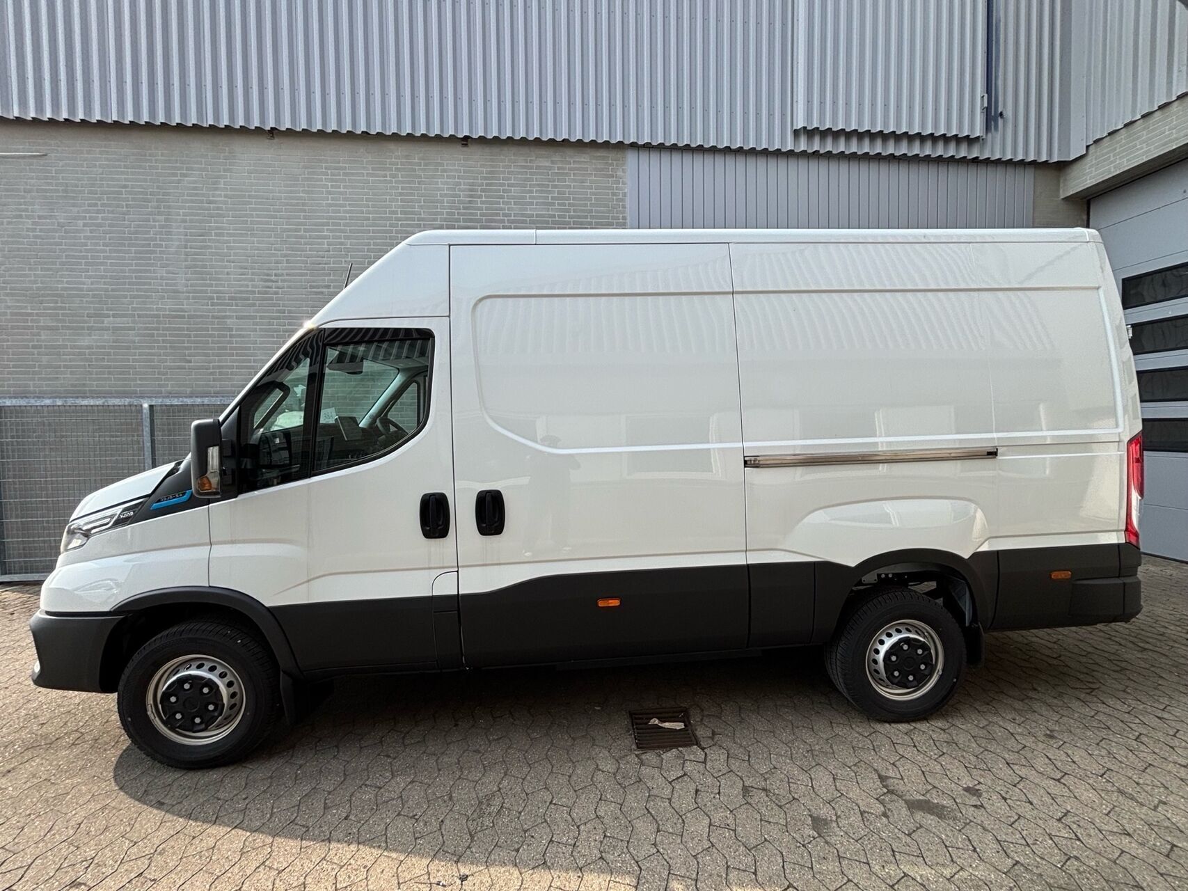 Iveco eDaily 35S14E 12m3 EL 190HK Van Aut.