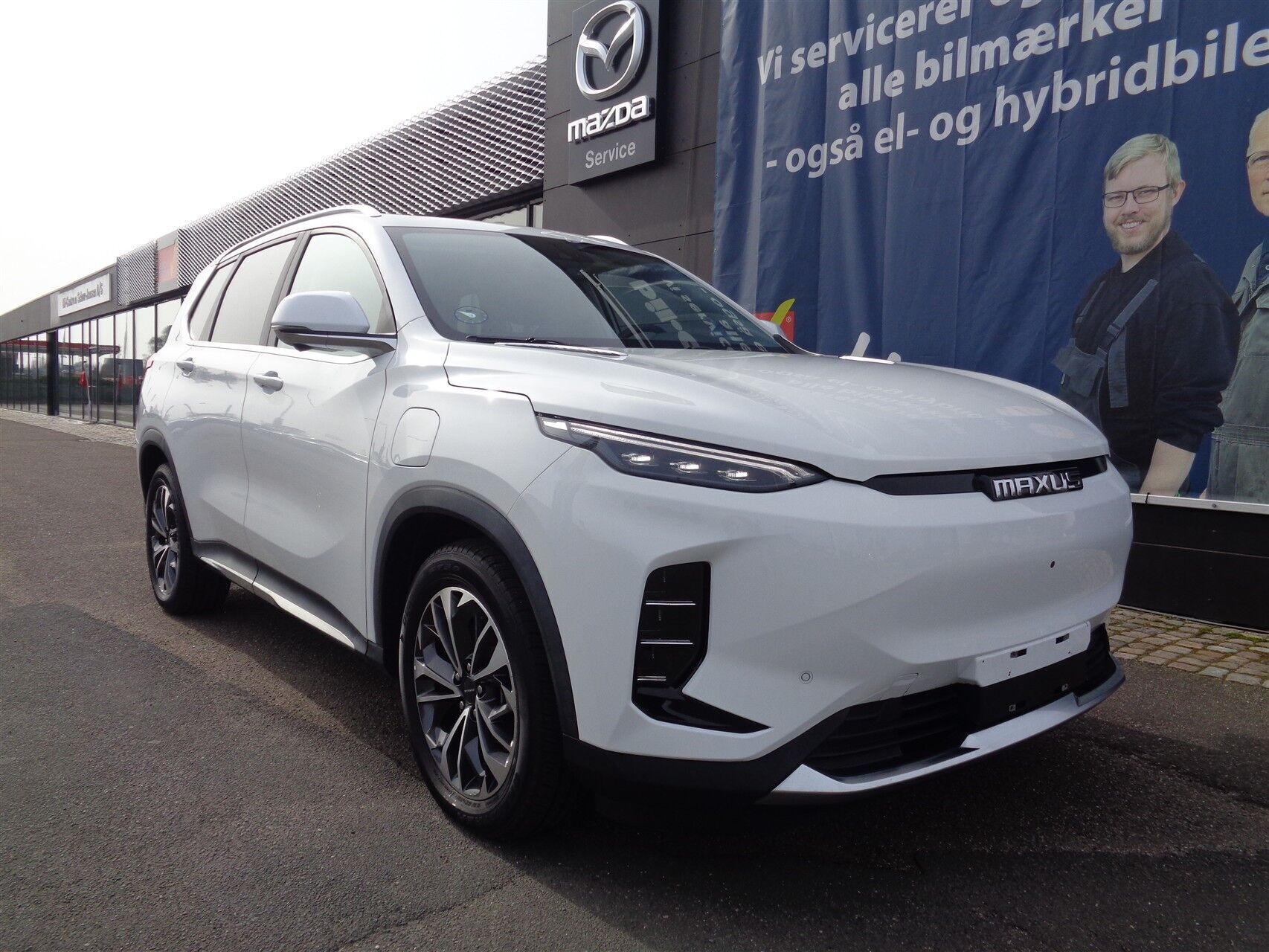 Hvid Maxus Euniq 6 fra 2023