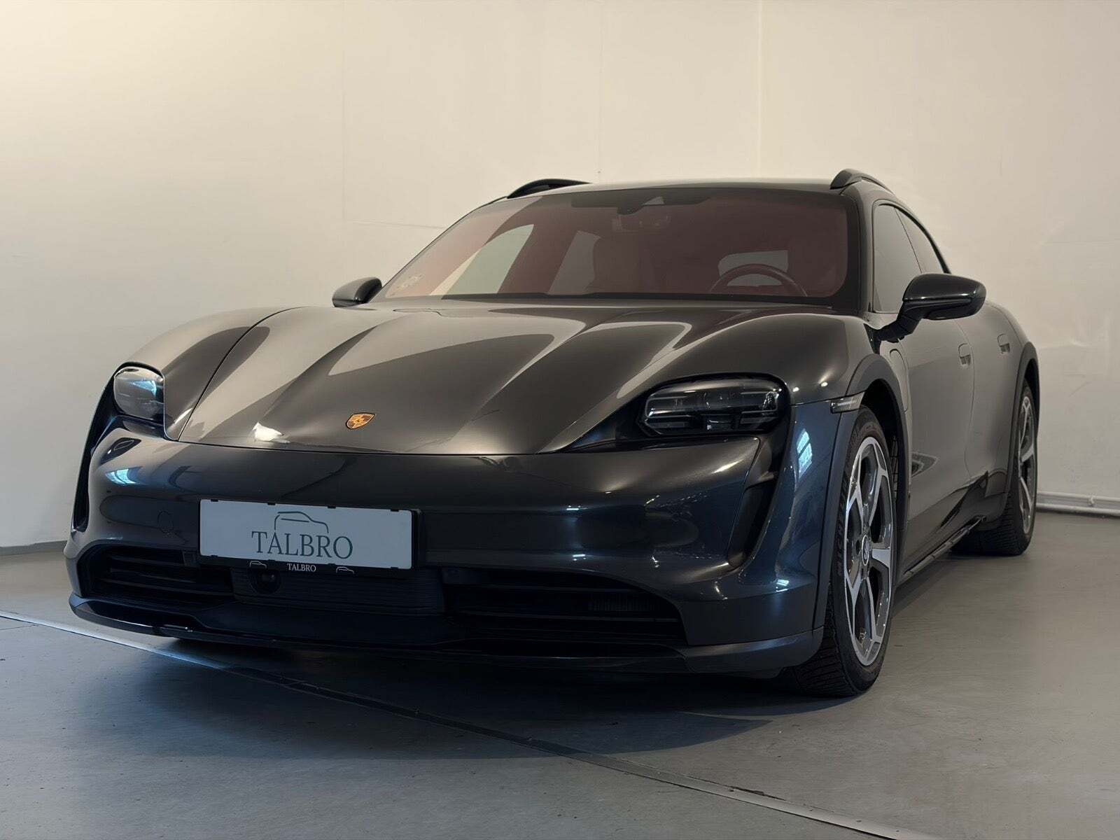 Porsche Taycan 4 Performance+ Cross Turismo