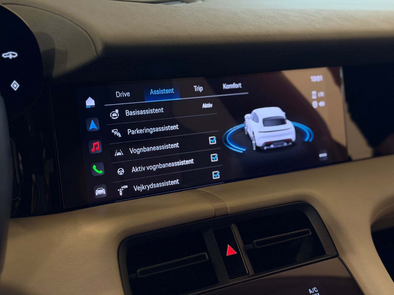 Grå Porsche Taycan 4 fra 2022