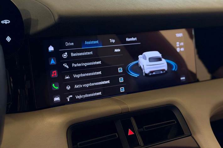 Grå Porsche Taycan 4 fra 2022