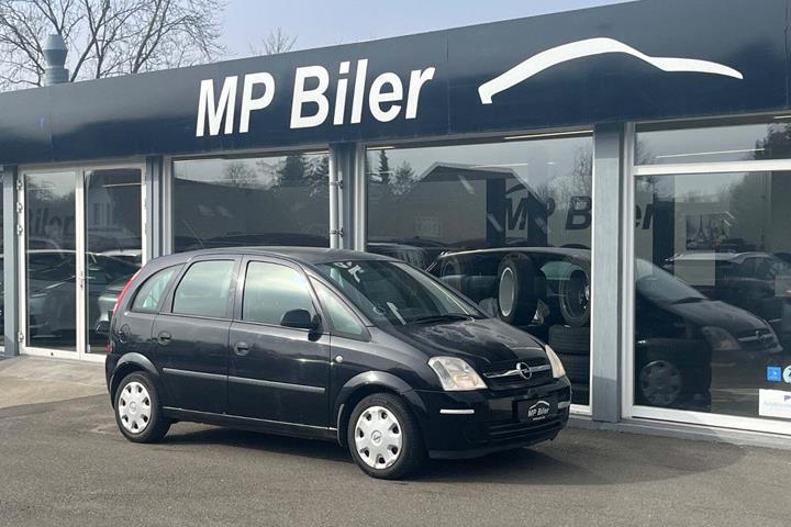 Sort Opel Meriva fra 2004