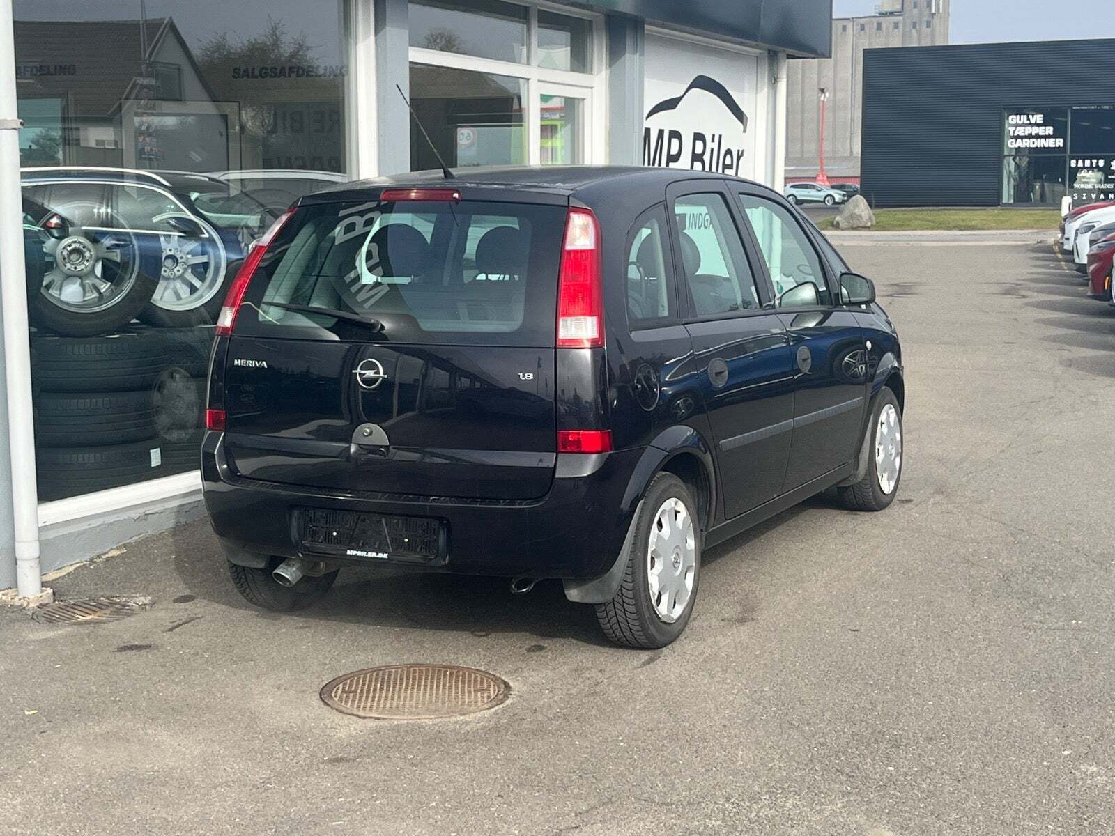 Sort Opel Meriva fra 2004