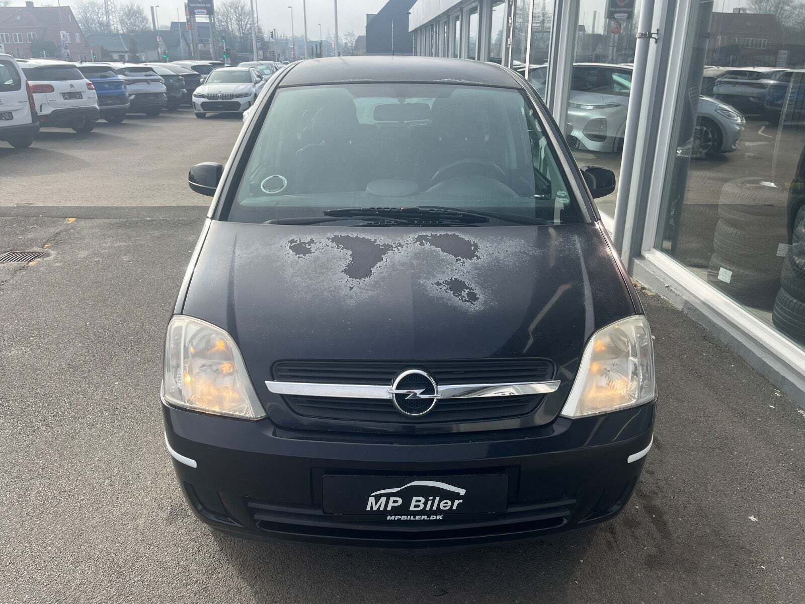 Sort Opel Meriva fra 2004