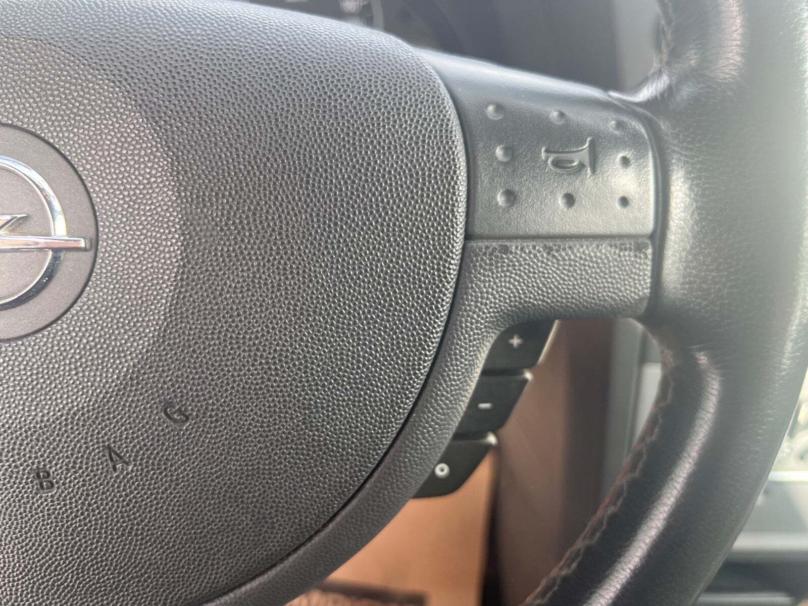 Sort Opel Meriva fra 2004