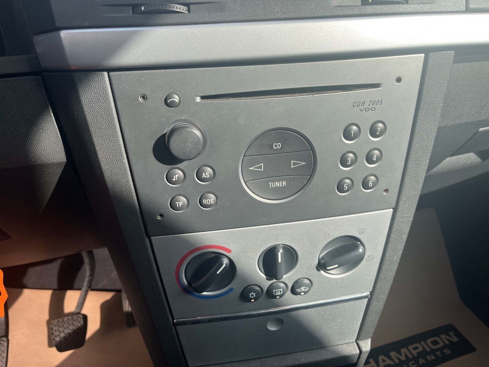 Sort Opel Meriva fra 2004