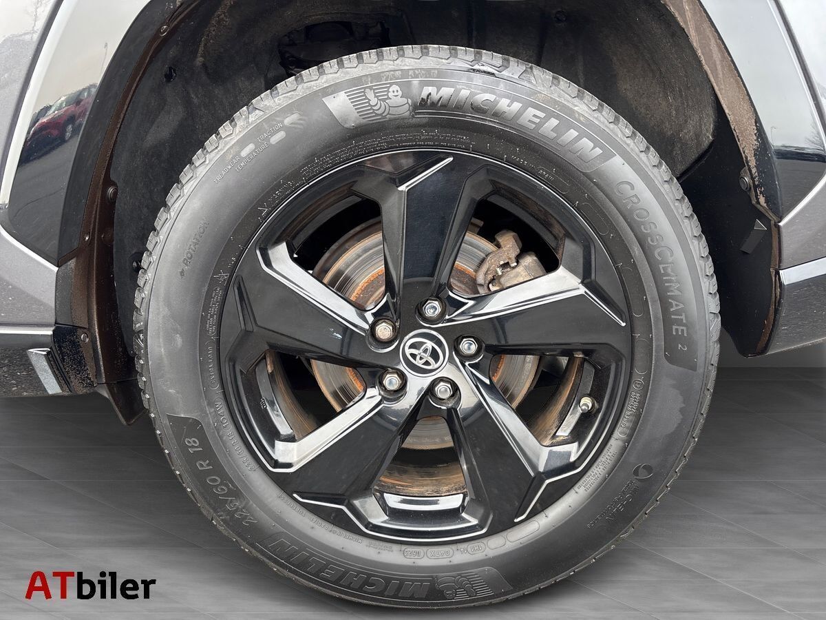 Sort Toyota RAV4 fra 2019
