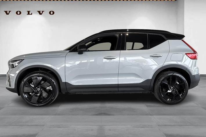 Grå Volvo EX40 fra 2025
