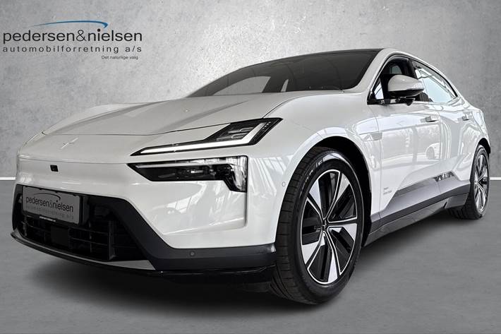 Hvid Polestar 4 fra 2025