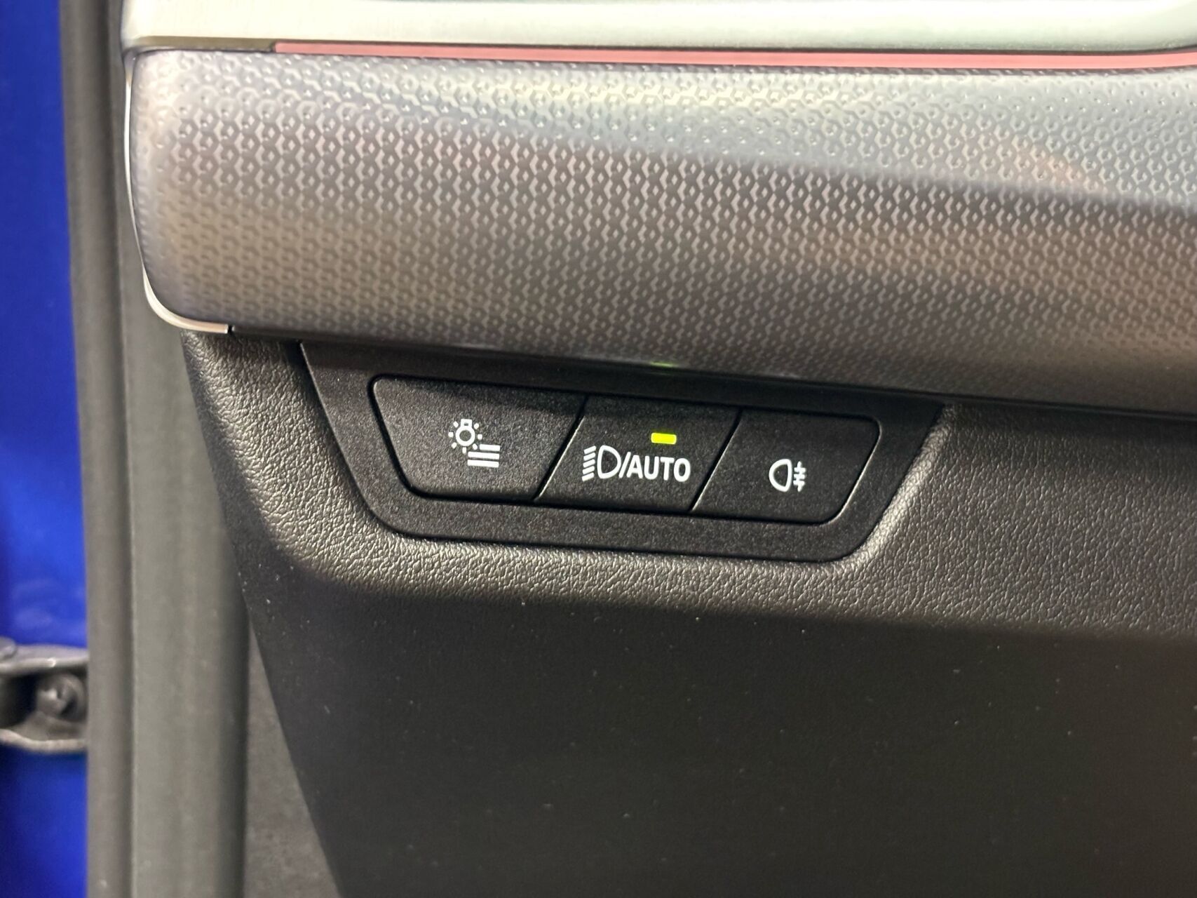 Blå BMW iX1 fra 2024