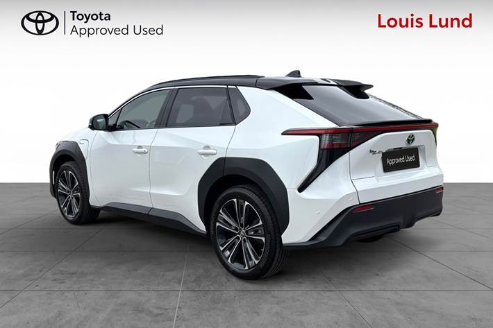 Sort Toyota BZ4X fra 2025