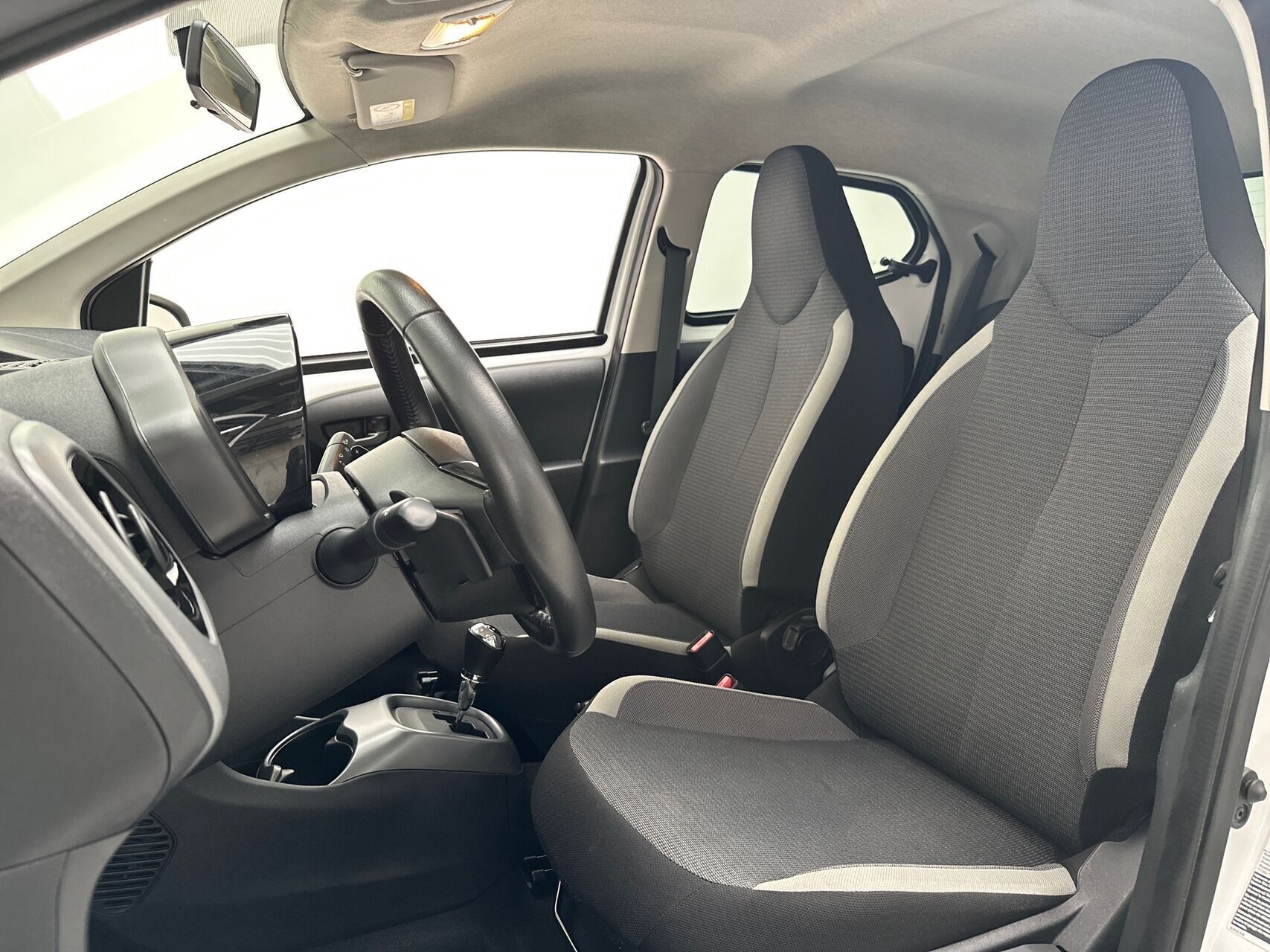 Hvid Toyota Aygo fra 2021