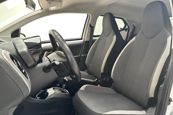 Hvid Toyota Aygo fra 2021