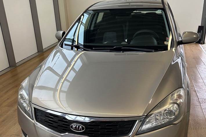 Brun Kia Ceed fra 2010