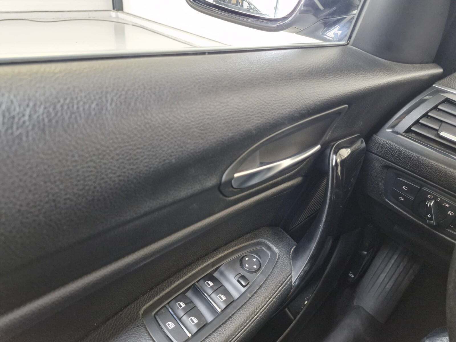 Hvid BMW 118i fra 2018