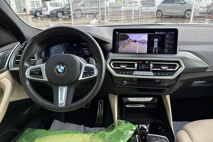 Sort BMW X5 fra 2024