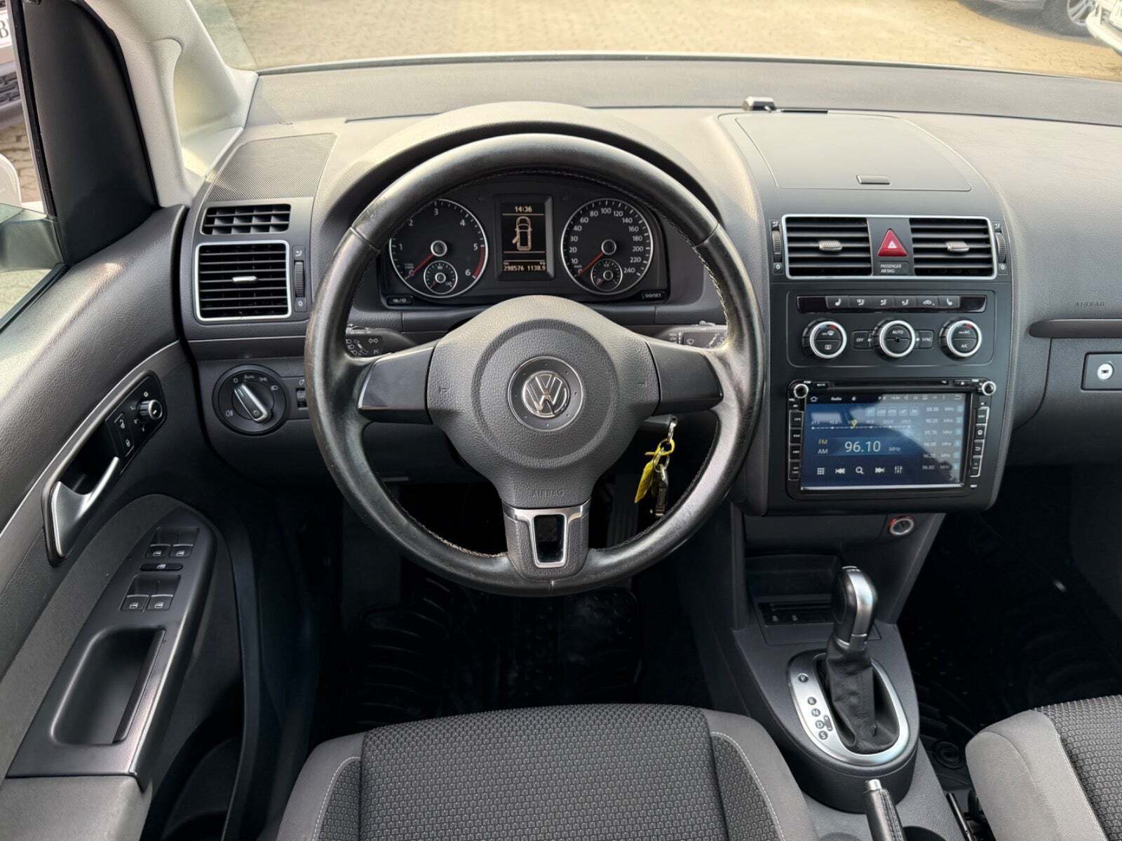 VW Touran 2,0 TDi 140 Comfortline DSG BMT 7prs