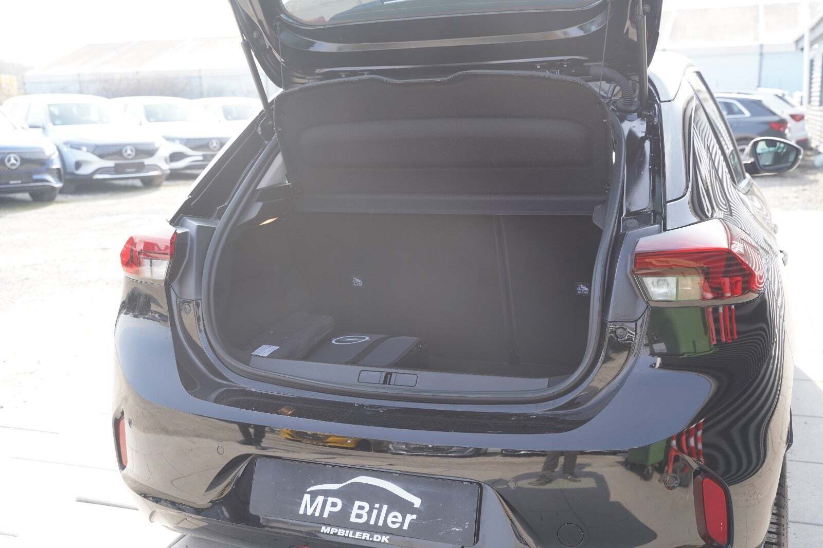 Sort Opel Corsa-e fra 2024