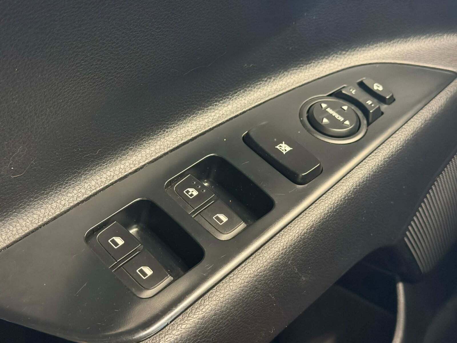 Grå Kia Stonic fra 2020