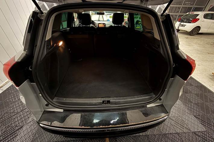 Grå Renault Clio IV fra 2016