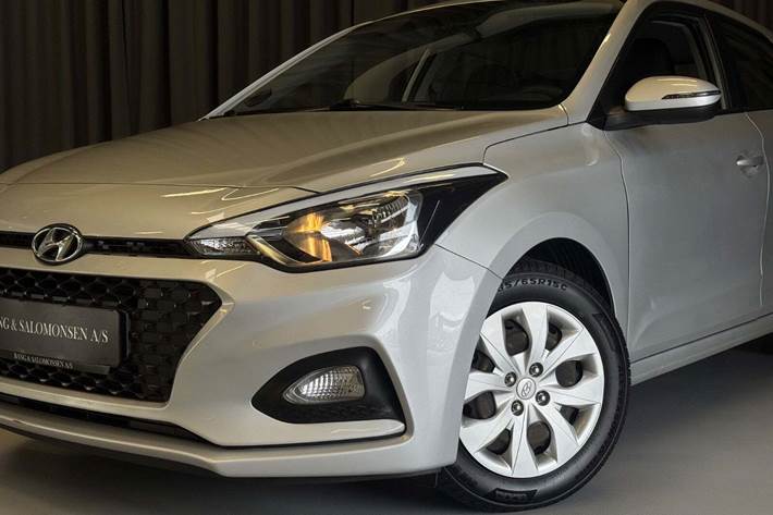 Sølv Hyundai i20 fra 2018