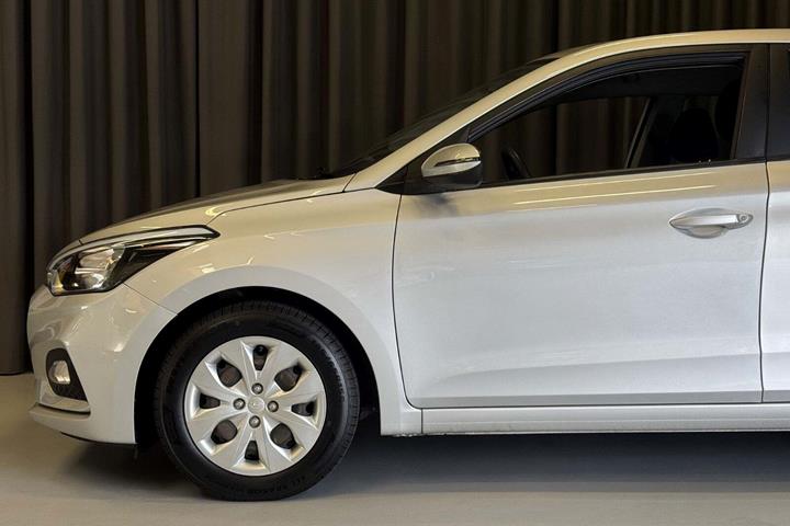 Sølv Hyundai i20 fra 2018