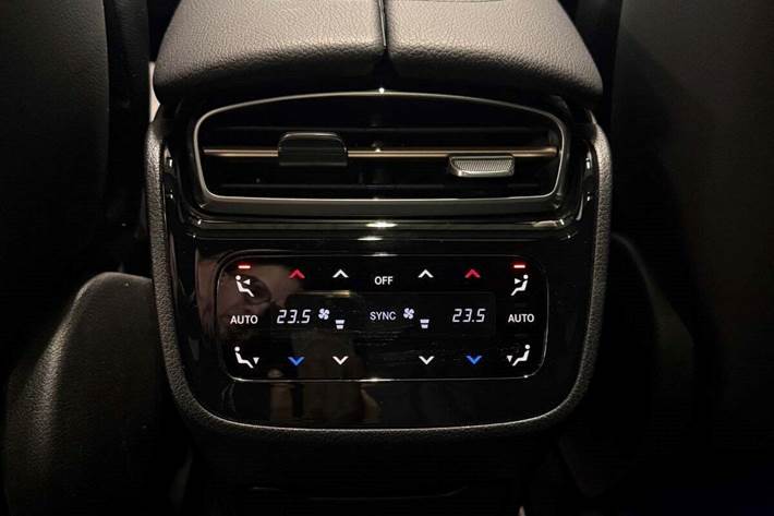 Hvid Mercedes EQE350 SUV fra 2023