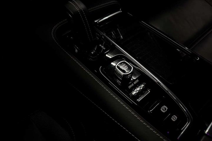Grå Volvo V60 fra 2021