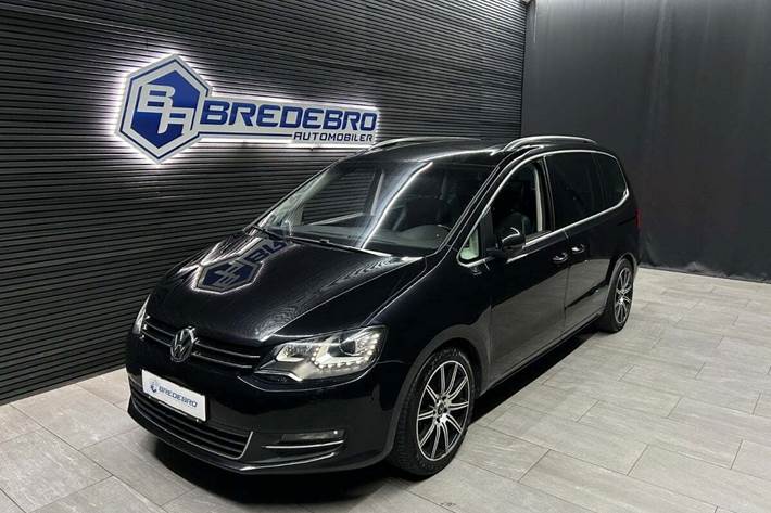 Sort VW Sharan fra 2011