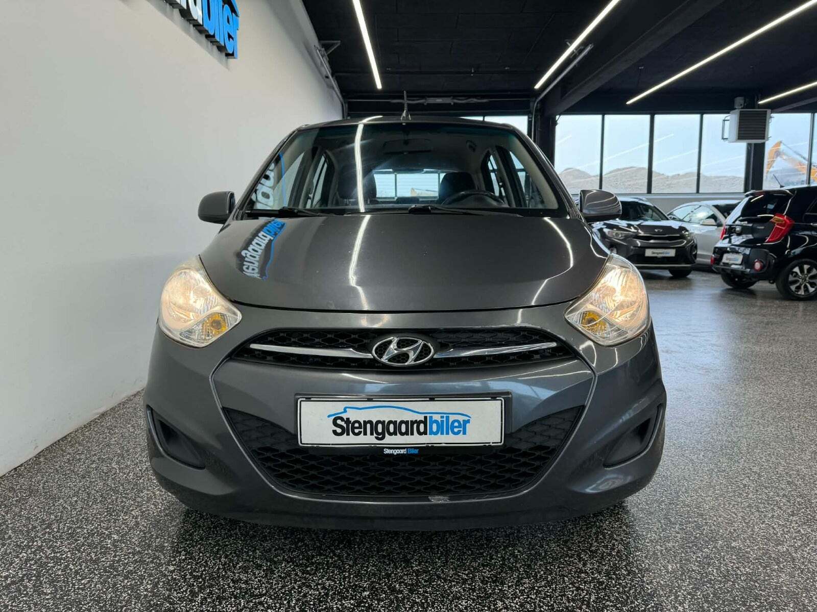 Grå Hyundai i10 fra 2011