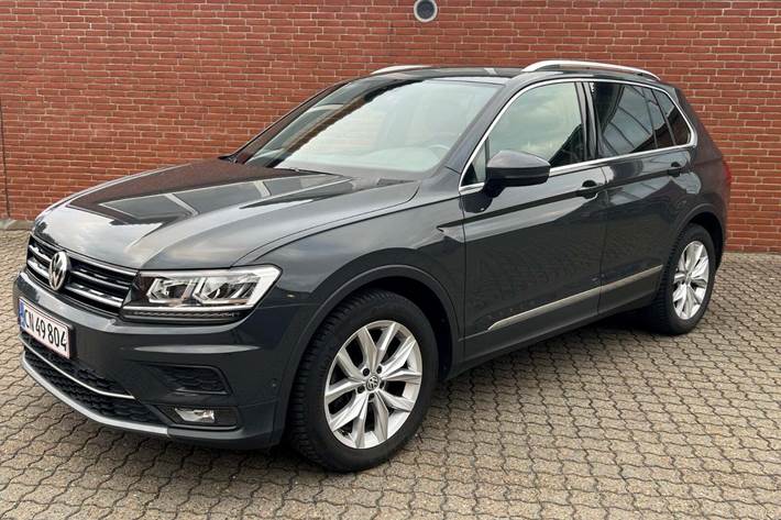 Grå VW Tiguan fra 2020 set udefra