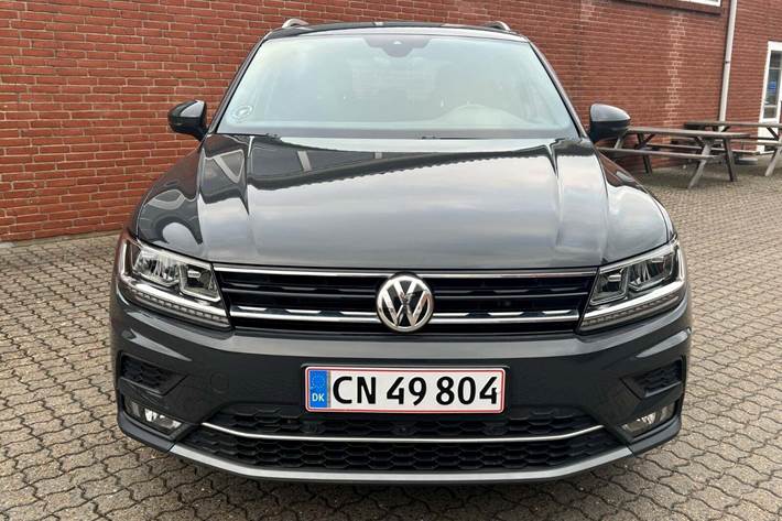 Grå VW Tiguan fra 2020