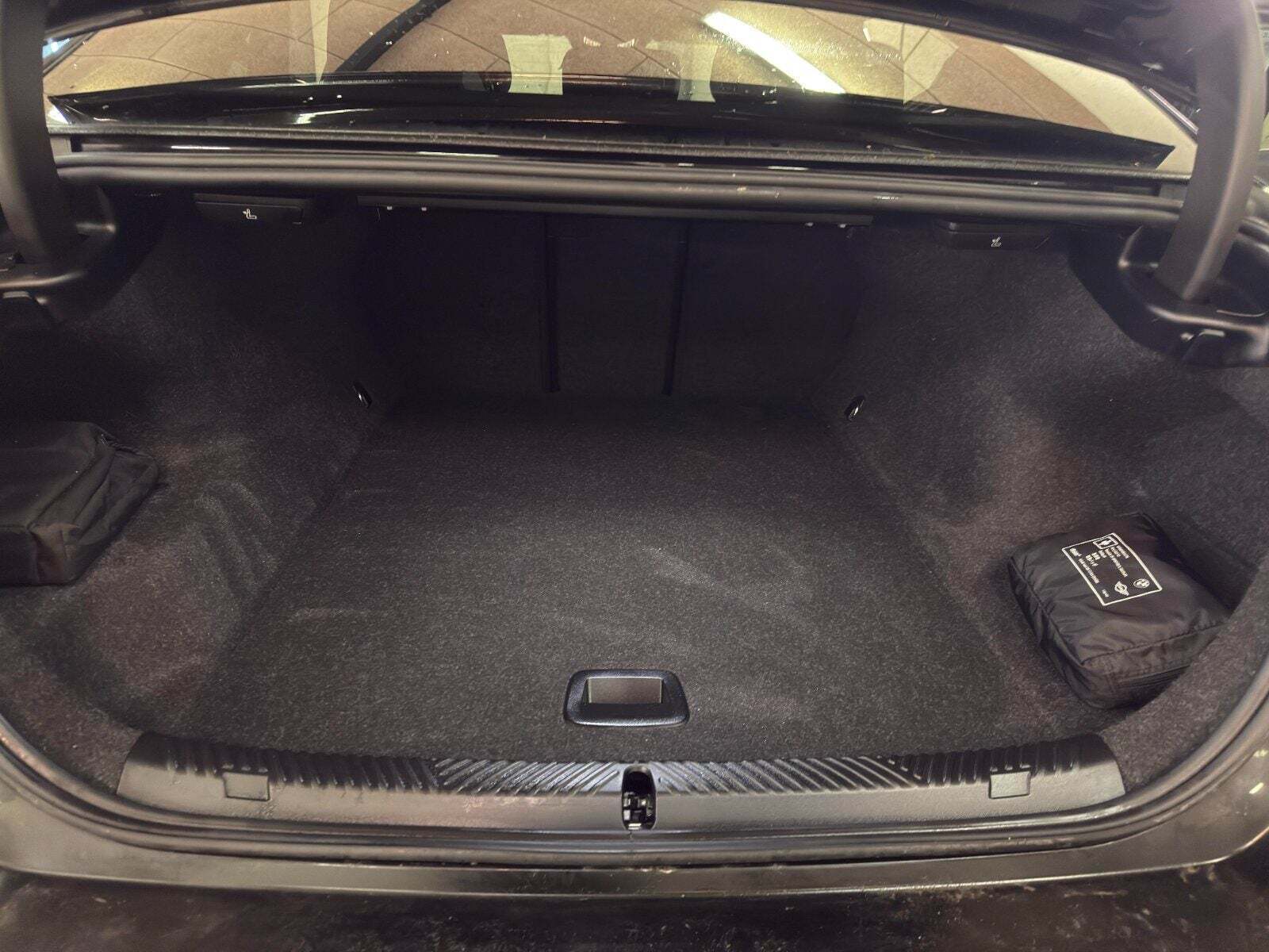 Sort BMW i5 fra 2024