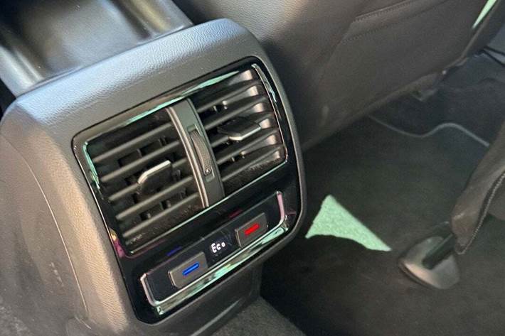 Sort VW Passat fra 2020