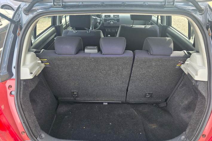 Gul Suzuki Swift fra 2006