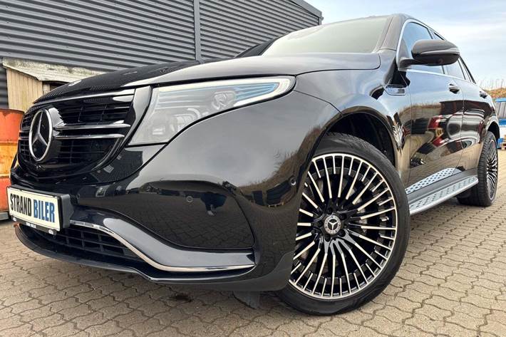 Sort Mercedes EQC400 fra 2023