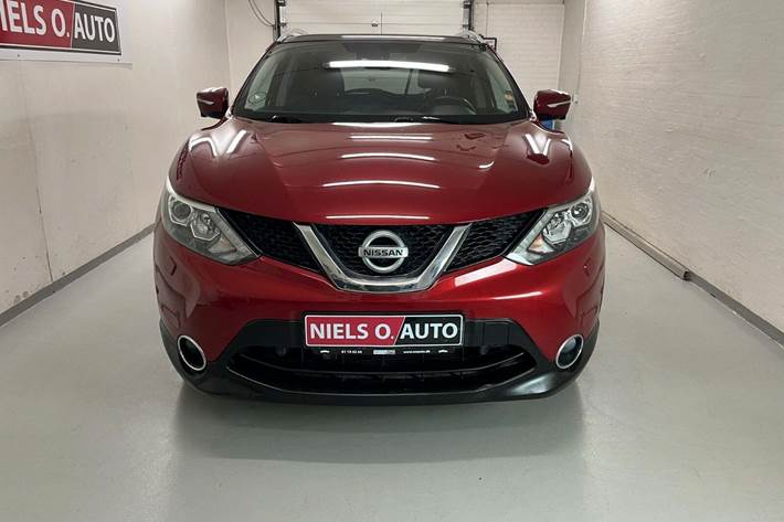 Grå Nissan Qashqai fra 2014