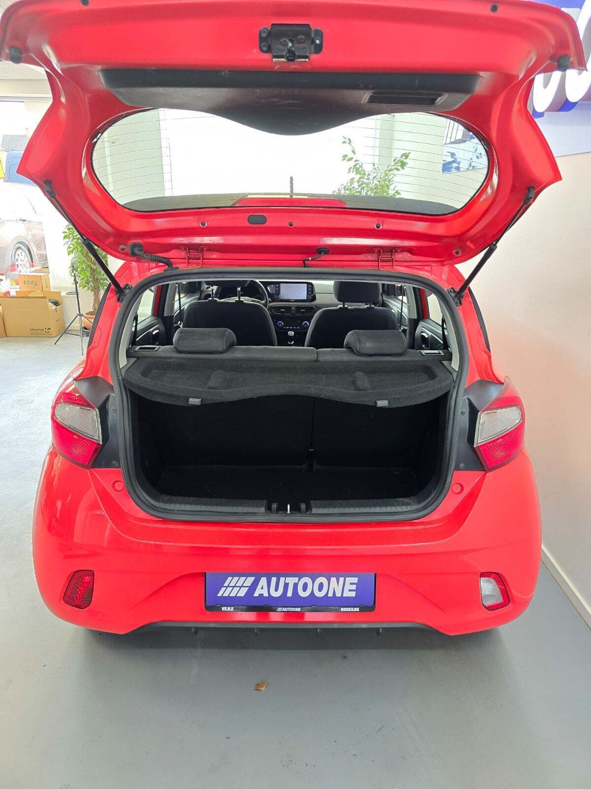 Rød Hyundai i10 fra 2020