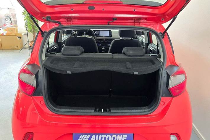 Rød Hyundai i10 fra 2020