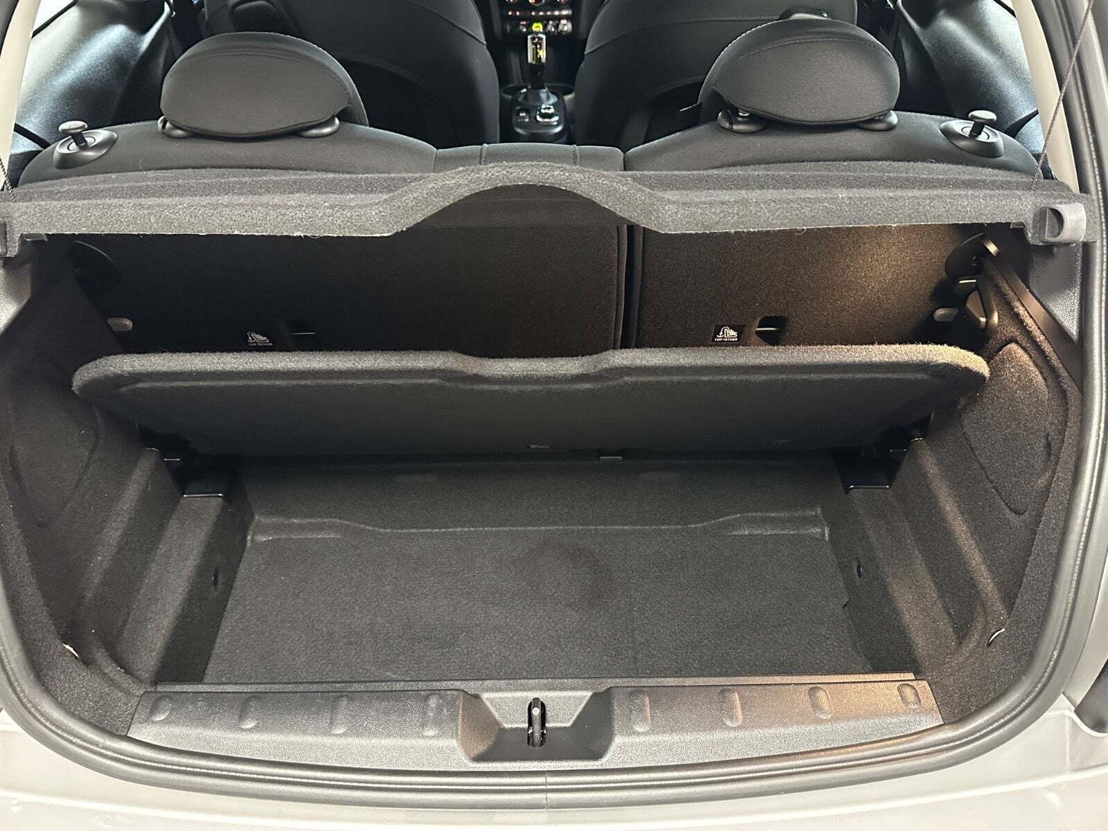 Sølv Mini Cooper SE fra 2024