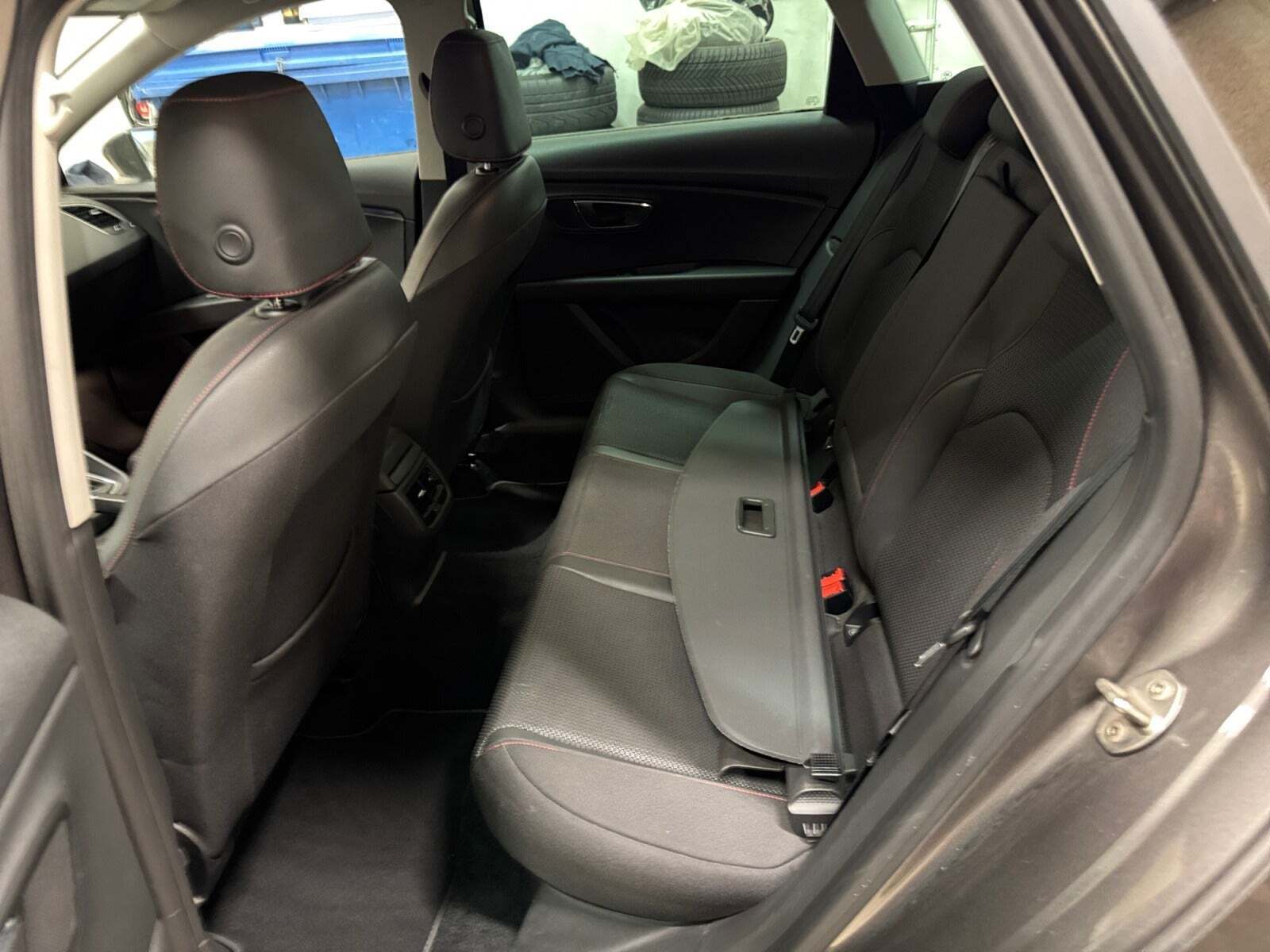 Grå Seat Leon fra 2014